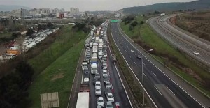 Tuzla ve Silivri'de İstanbul'a Giriş Çıkış Kuyruğu
