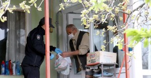 Polis Yaşlıların Siparişini Aldı