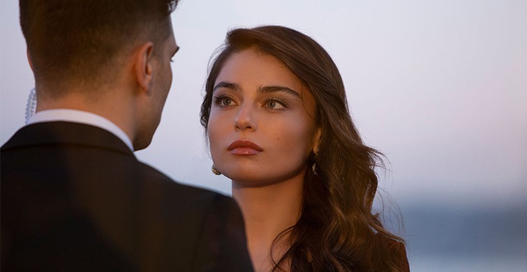 Çağatay Ulusoy ve Ayça Ayşin Turan'ın Yakınlaşma Sahnesi