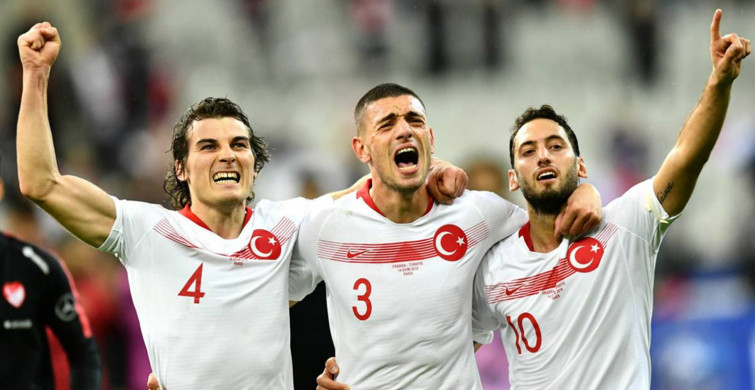 A Milli Takım'ın Yıldızı Merih Demiral, Old Trafford'da Adını Tarihe Yazdırdı!
