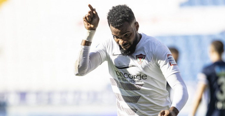 Aaron Boupendza, Katar Ekibi Al Arabi'ye Transfer Oldu!