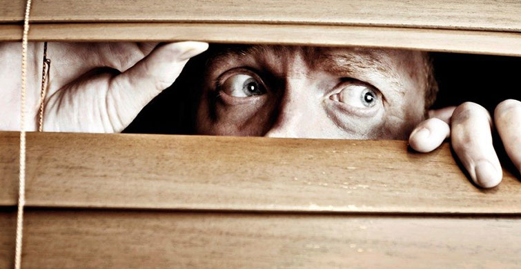 Paranoya Nedir? Paranoya Belirtileri Nelerdir?