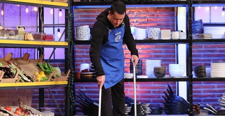 Acun Ilıcalı, MasterChef Stüdyosunda Temizlik Yaptı