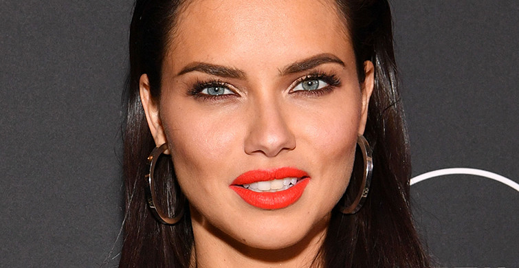 Emir Uyar'dan Adriana Lima'ya Gül Jesti