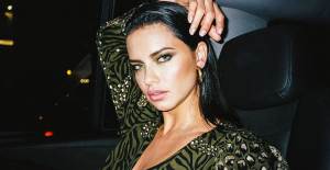 Adriana Lima Bikinili Paylaşımla Tatil Sezonunu Açtı