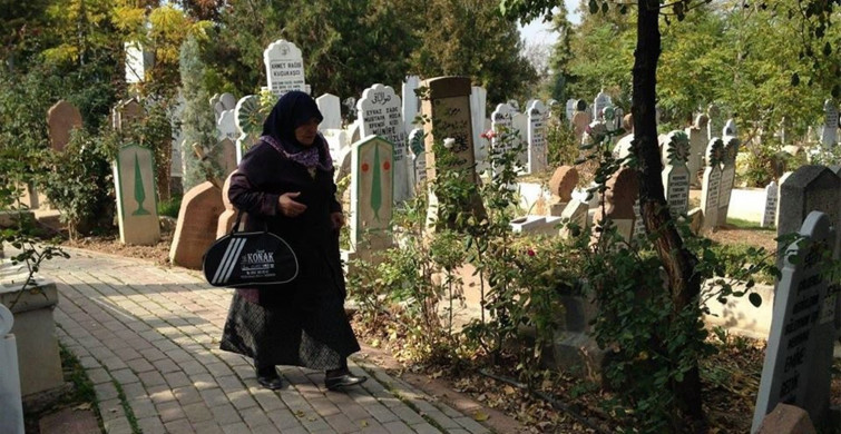 Afyonkarahisar'da Eşini ve Çocuğunu Öldüren Babanın Cenazesi Ailesinden Uzağa Defnedildi!