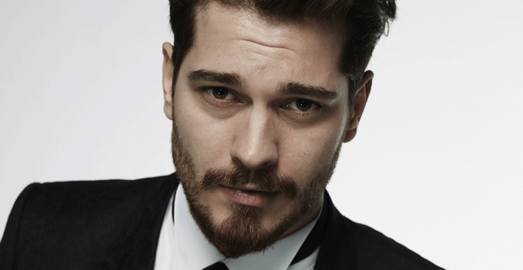 Çağatay Ulusoy ve Duygu Sarışın Ayrıldı!