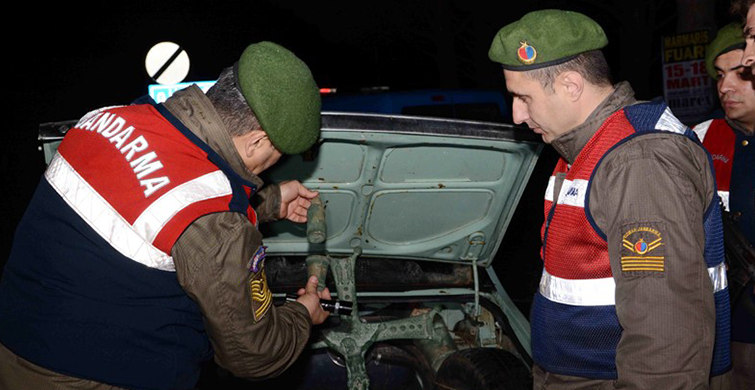 Polisin Durdurduğu Aracın Bagajından Çıkan Şeye Bakın!