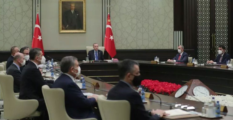 AK Parti'de Çifte Değişim Beklentisi: Kongre Öncesinde Kabine Değişebilir