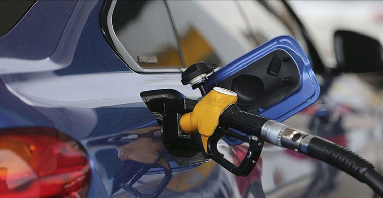 Akaryakıt fiyatlarındaki değişkenlik devam ediyor! Motorine gelmesi planlanan zam yine iptal edildi