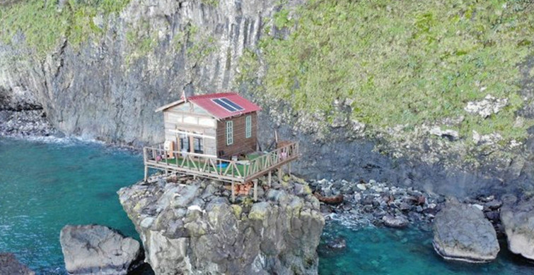 Artvin’de kayanın üzerine barınak inşa edildi