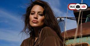 Ashley Graham Ayna Karşısında Verdiği Pozla Olay Oldu
