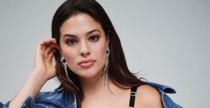Ashley Graham Doğum Anından Bir Kare Paylaştı