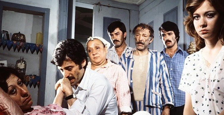 Yeşilçam'ın Unutulmaz Filmi Aile Şerefi Ekibi Bir Araya Geliyor
