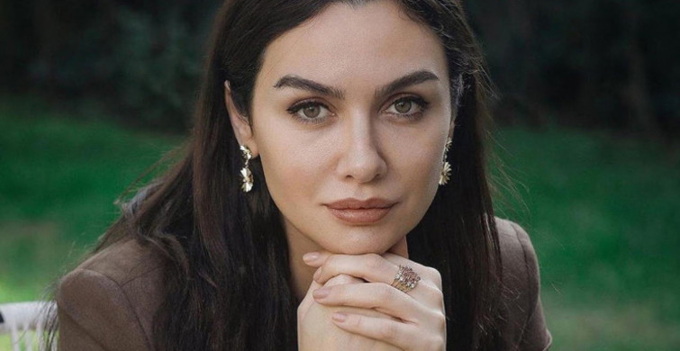 Aşkını ilan etti! Birce Akalay yakışıklı oyuncuyla sarmaş dolaş: Bunu seviyorum!