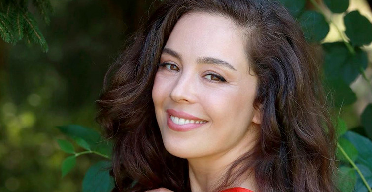 Azra Akın: Setleri Çok Özledim