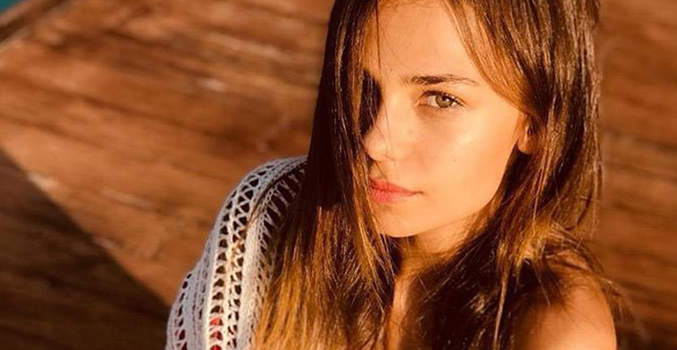 Bahar Şahin, Yatak Pozuyla Sosyal Medyayı Salladı