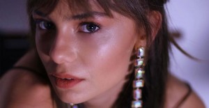 Bahar Şahin, Yüzünü Temizlerken Morarttı