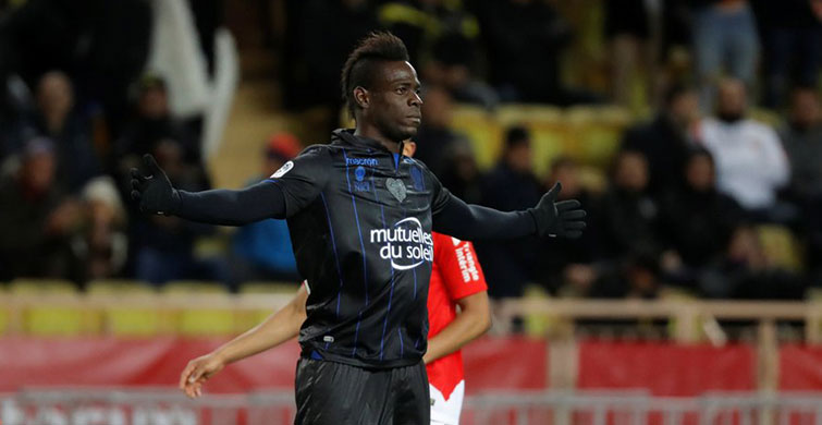 Galatasaray Transferde Bombayı Patlatıyor! Mario Balotelli İstanbul’da 