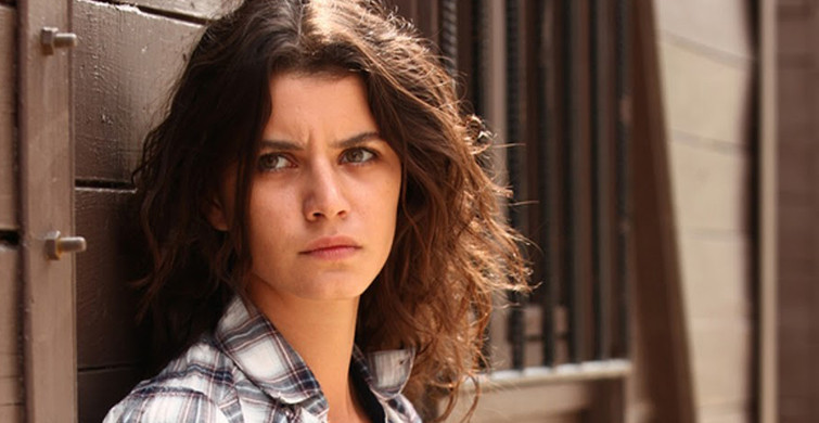 Beren Saat, Kenan Doğulu'ya Yaptığı Yorumla Şaşkınlık Yarattı