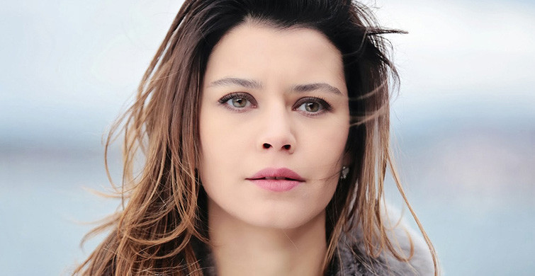 Beren Saat 34 Derece Sıcakta Zor Anlar Yaşadı