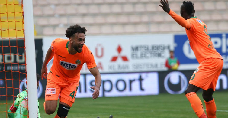 Beşiktaş'ta Caulker ve Atınç Harekatı!