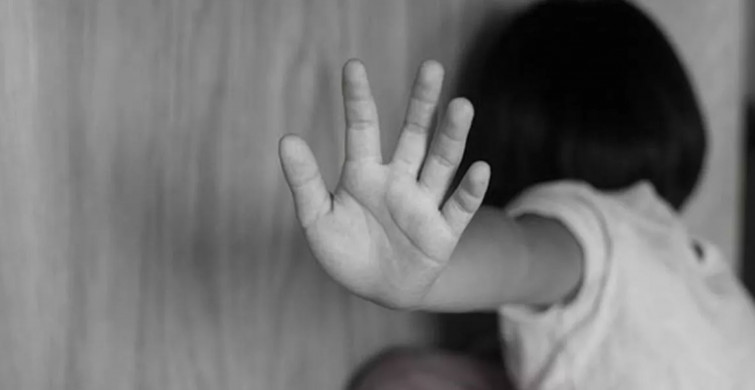 Böyle anne olmaz olsun! El kadar bebeğine öyle şeyler yaptı ki sosyal medyada tepki çekti
