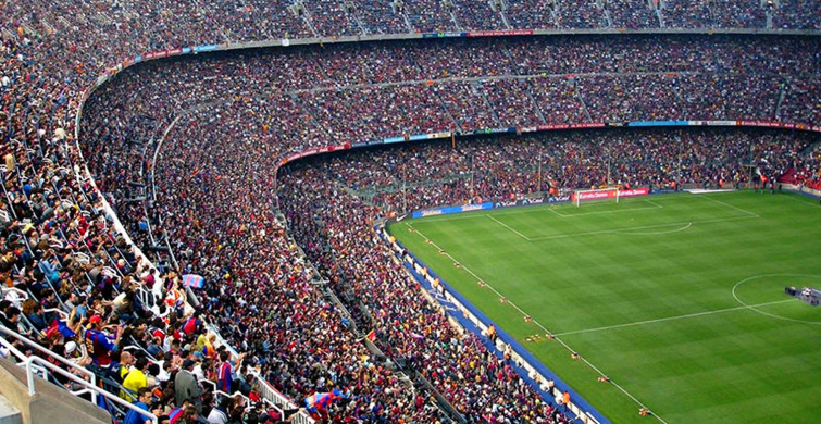 Bu kadarı da olmaz! Tribünde cinsel ilişkiye girdiler polisler müdahale etti