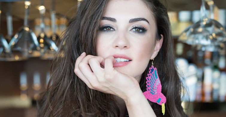  Burcu Özberk Yeni İmajıyla Göz Doldurdu