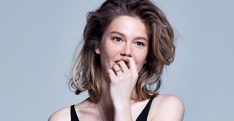 Burcu Biricik: Göbeğinize Düştüm Gibi Oldu
