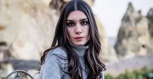Burcu Kıratlı Fotoğrafları - Burcu Kıratlı Resimleri