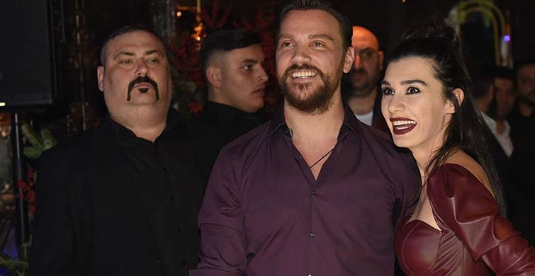 Sinan Akçıl'ın Eşi Burcu Kıratlı'dan Tesettürlü Paylaşım