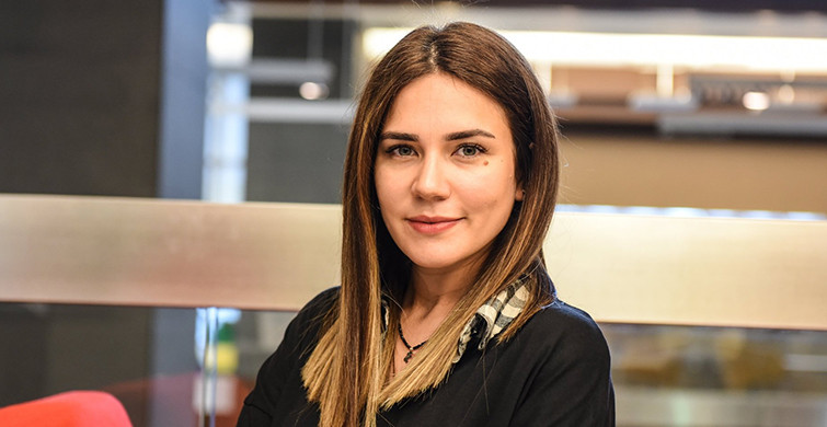 Buse Varol Çocukluk Fotoğrafıyla Şaşkınlık Yarattı