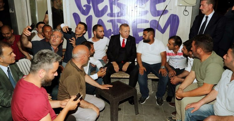 Cumhurbaşkanı Erdoğan'a Erdoğan'a Üsküdar'da Yoğun İlgi
