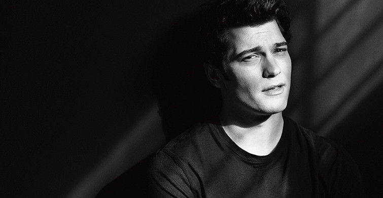 Çağatay Ulusoy, Serenay Sarıkaya'nın Fotoğrafını Beğendi