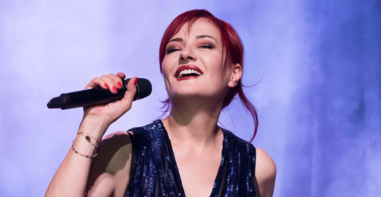 Candan Erçetin Harbiye'de Konser Verdi