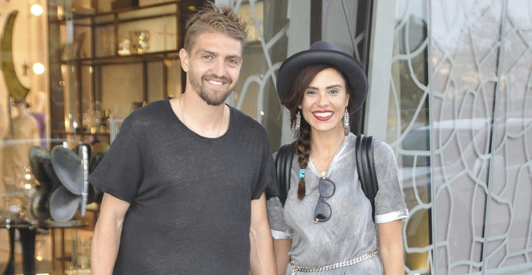 Caner Erkin Romantik Paylaşımı İle Sosyal Medyayı Salladı