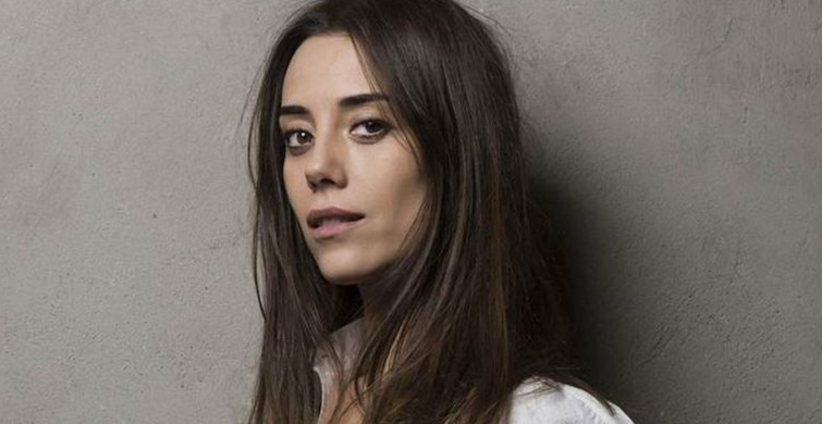 Cansu Dere, Mavi Bikinisiyle Beğeni Topladı