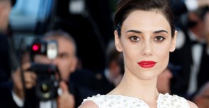 Cansu Dere, Netflix Dizisinde Başrol Olarak Yer Alacak