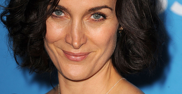 Carrie Anne Moss Kimdir? Carrie Anne Moss Boyu Kaç, Kilosu Kaç, Aslen Nereli, Sevgilisi Kimdir?
