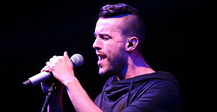 Cem Adrian İlk Kez Harbiye'de Konser Verdi