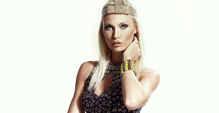 Chloe Loughnan Fotoğrafları - Chloe Loughnan Resimleri
