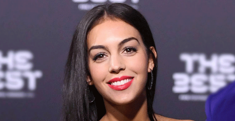 Cristiano Ronaldo'nun Sevgilisi Georgina'dan Sınırları Zorlayan Pozlar