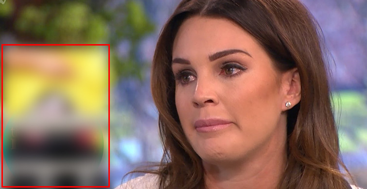 Danielle Lloyd Belinde Kan Torbaları İle Görüntülendi