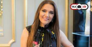 Demet Akalın Çocukluk Fotoğraflarını Paylaştı