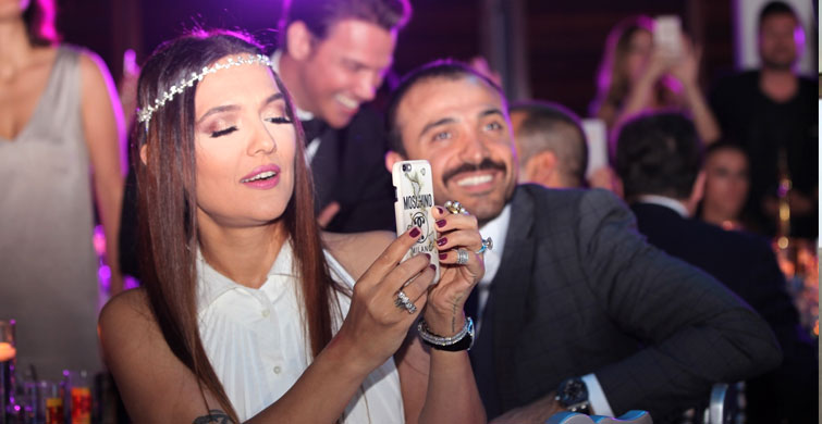 Demet Akalın'ın Saymakla Bitmeyen Ünlü Sevgilileriyle Olan 15 Fotoğrafı