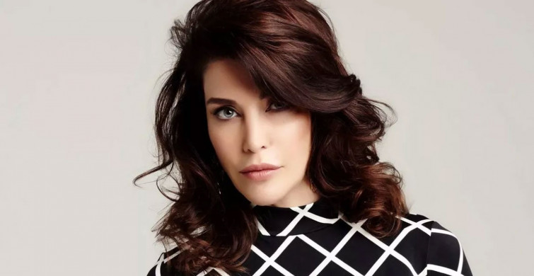 Deniz Akkaya'nın Sırrı Ortaya Çıktı! Güzelliğiyle Yıllara Meydan Okuyor