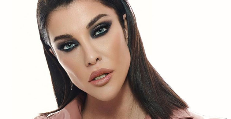 Deniz Akkaya’nın Yastık Paylaşımı Olay Oldu