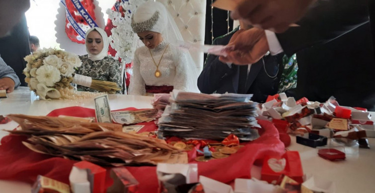 Düğünde 1 Milyon Değerinde Altın Takıldı