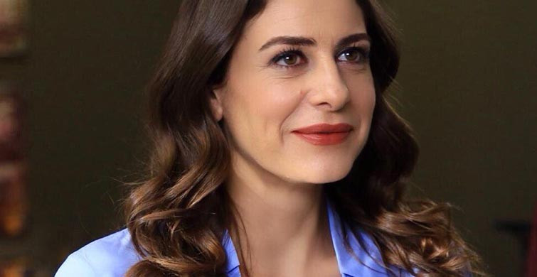Şahin Tepesi Dizisinin Melek'i Ebru Özkan Yeni Bir Dizi İle Geliyor